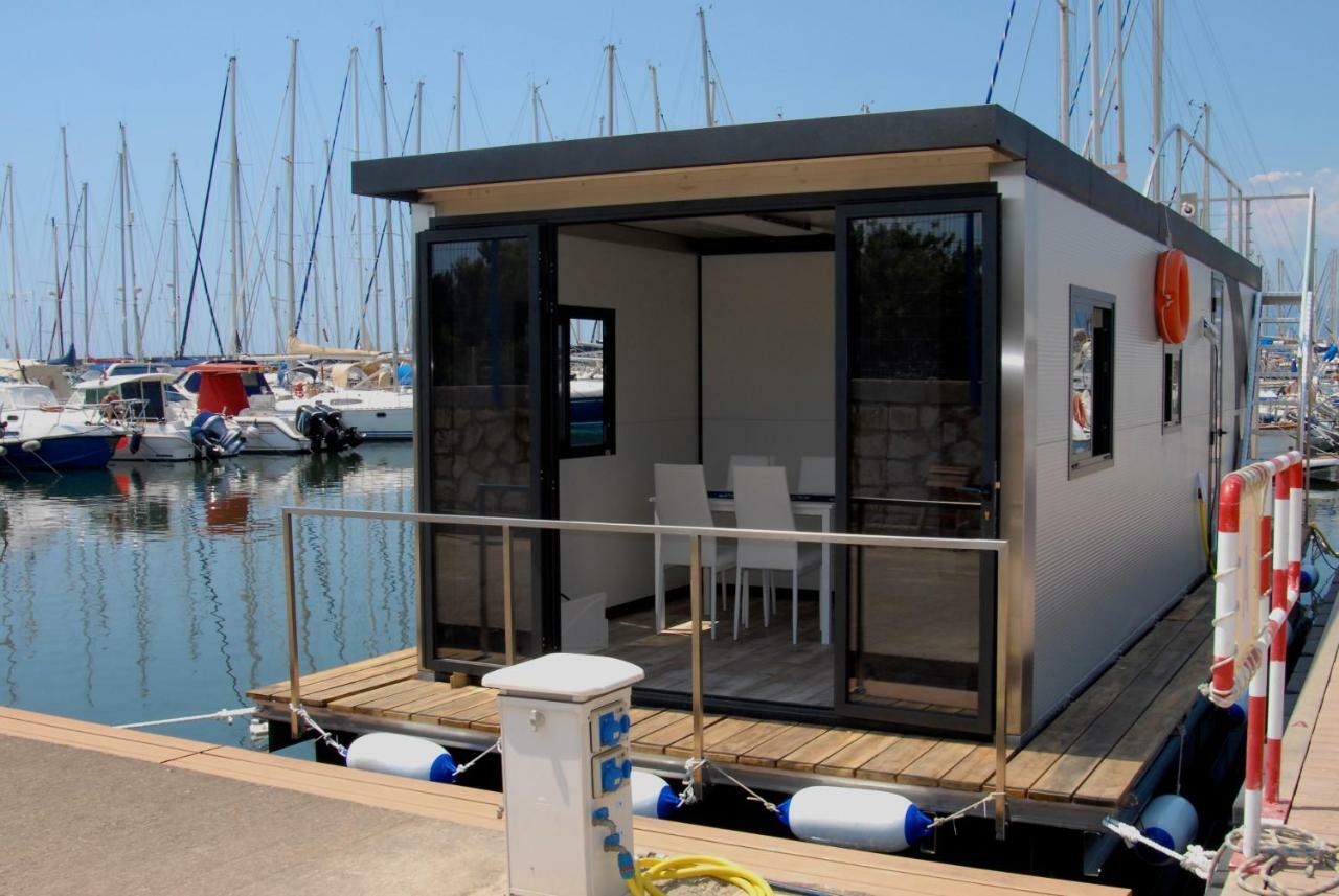 מלון House Boat Luxury קליארי מראה חיצוני תמונה